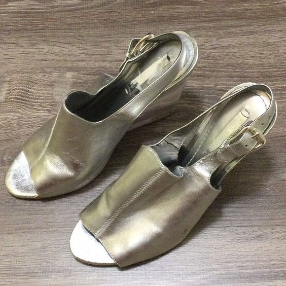 Red silky evening gown, sheer top, flare bottom - Picture 11 of 14